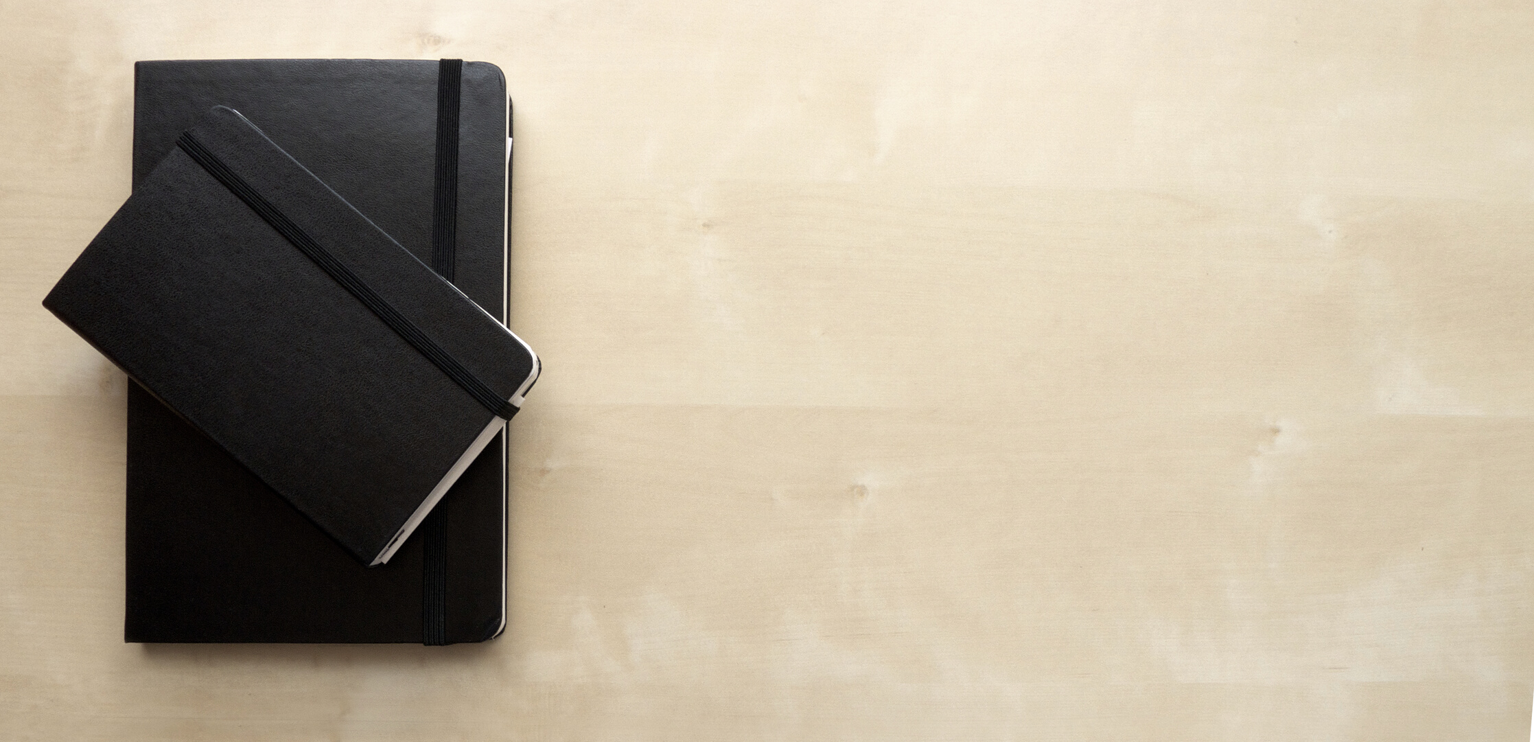 Agenda Moleskine sobre la mesa